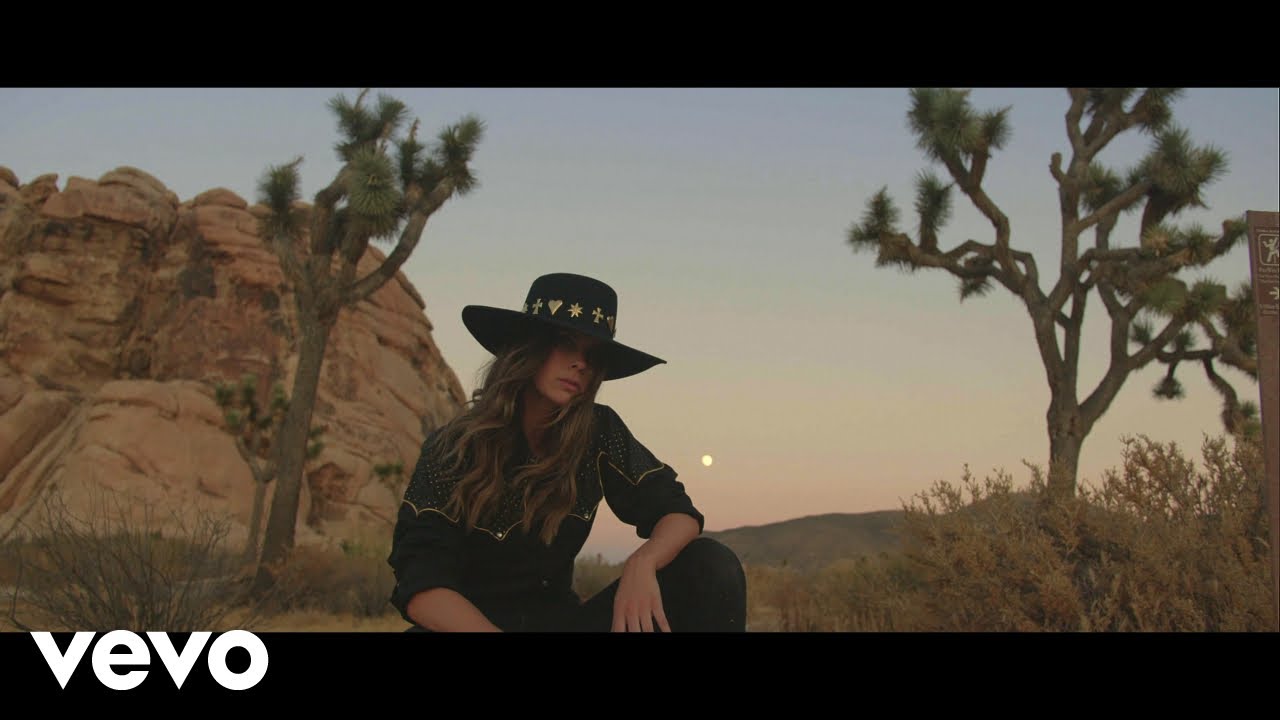 Carly Simmons - Whiskey Kisses