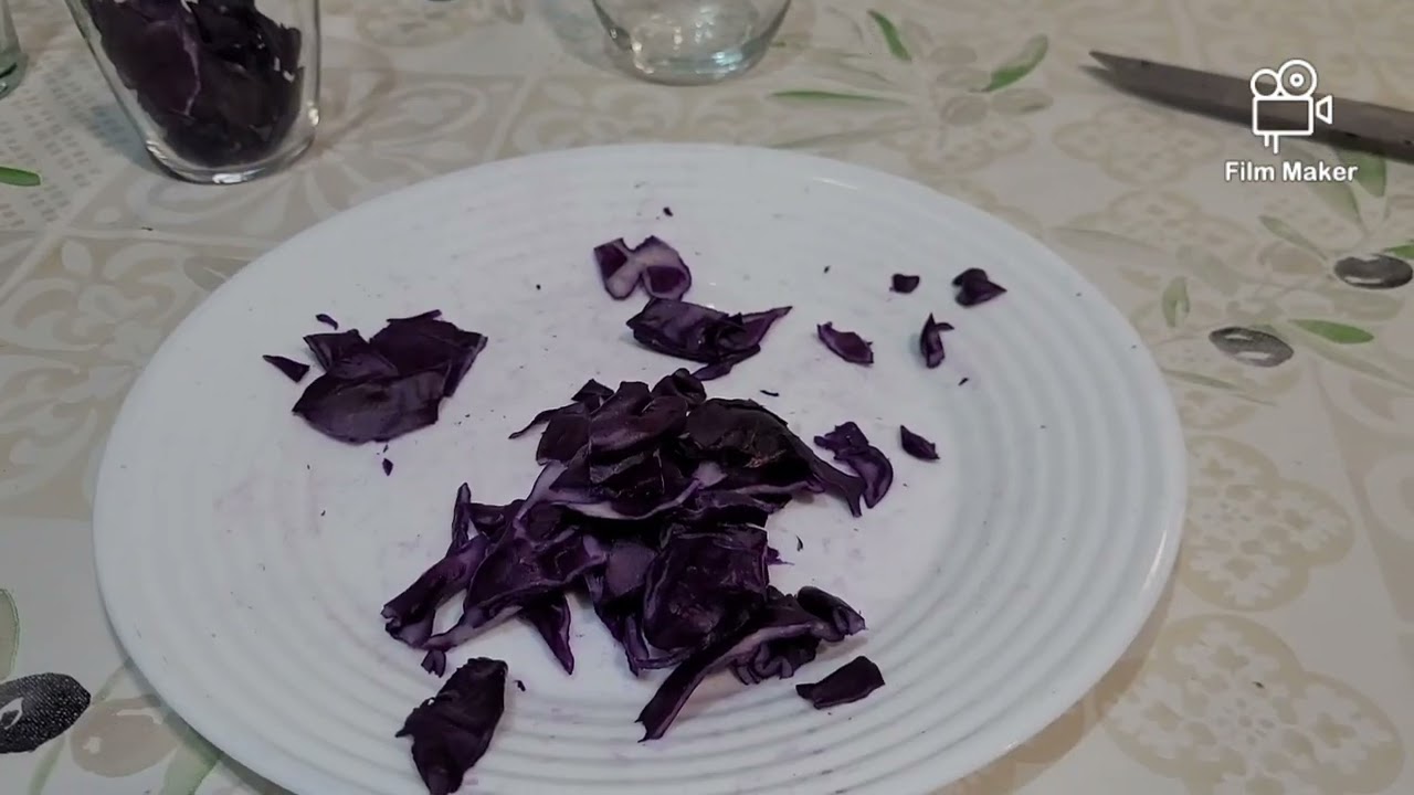 Experimento Ácidos y Bases: Indicador de pH con lombarda.