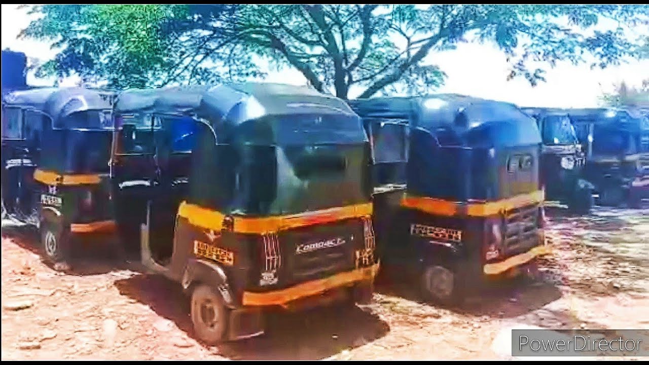 Indian Auto Rickshaws review. walking around taxi stand