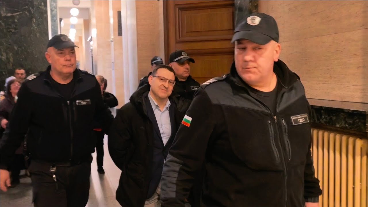 Пускат адв. Анатоли Савов срещу 10 000 евро, помогнете в описанието са детайлите