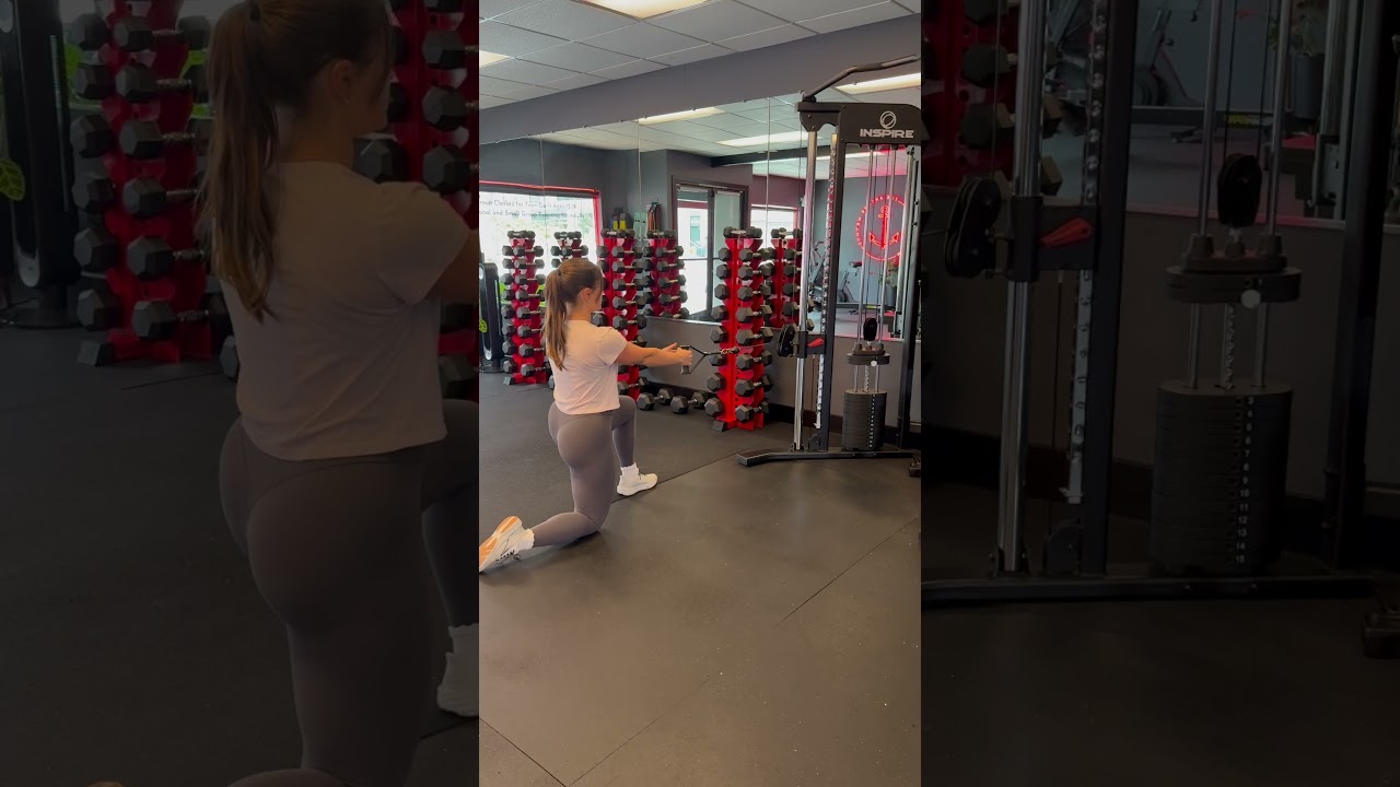 Kneeling Single Arm Cable Row with Rotation