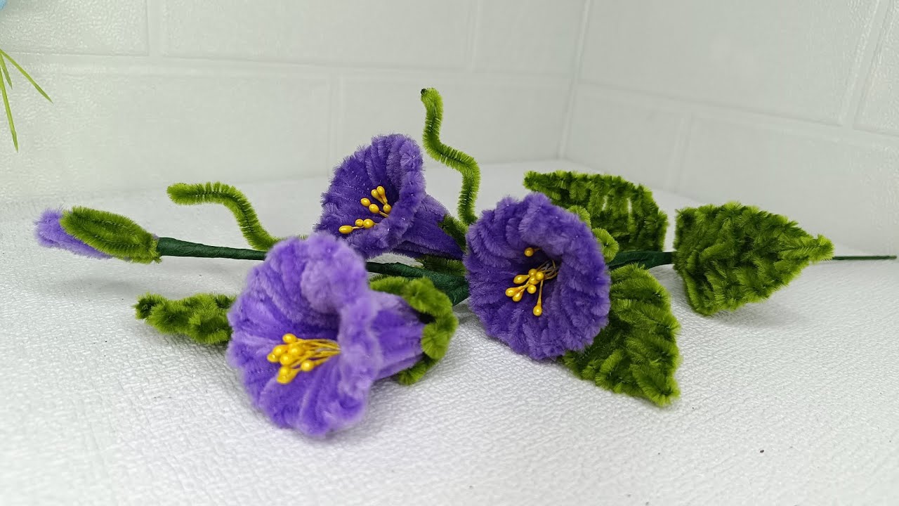 How to make an easy flowers from pipe cleaner