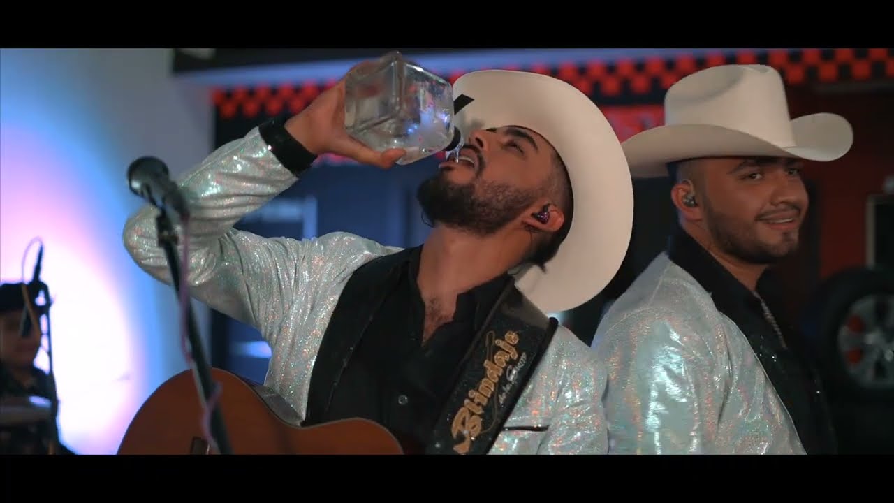 EL AHUATE MENTADO - Blindaje De La Sierra ft. Carlos Vicente y Su Komando Norteño (EN VIVO)