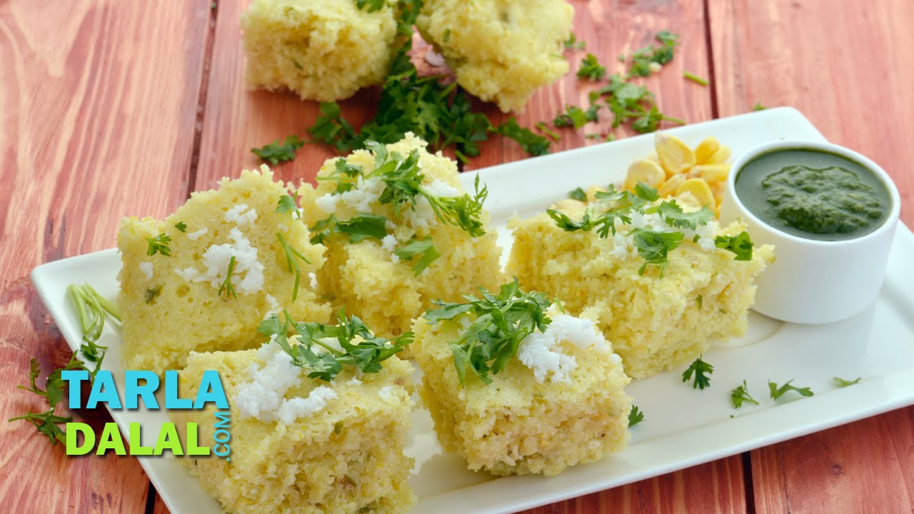 इंस्टेंट कॉर्न ढोकला (Instant Corn Dhokla) by Tarla Dalal