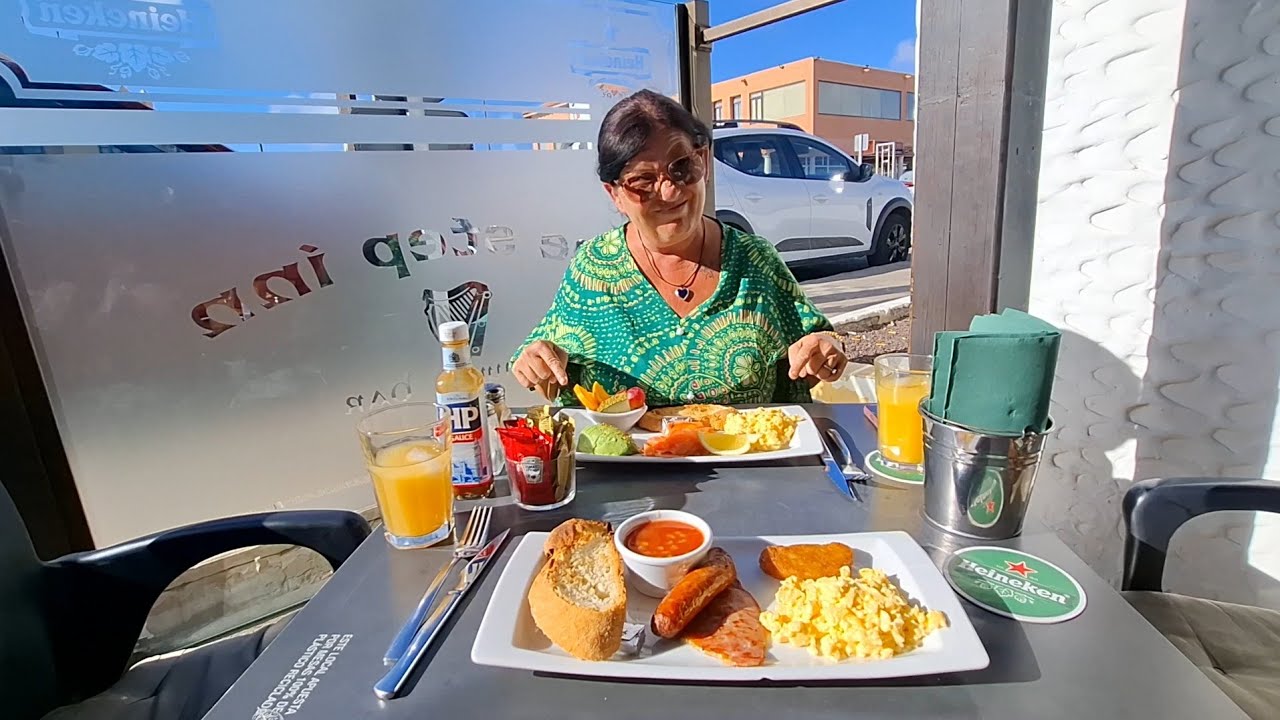 Fuerteventura Caleta de fuste, Breakfast at the STEP INN 