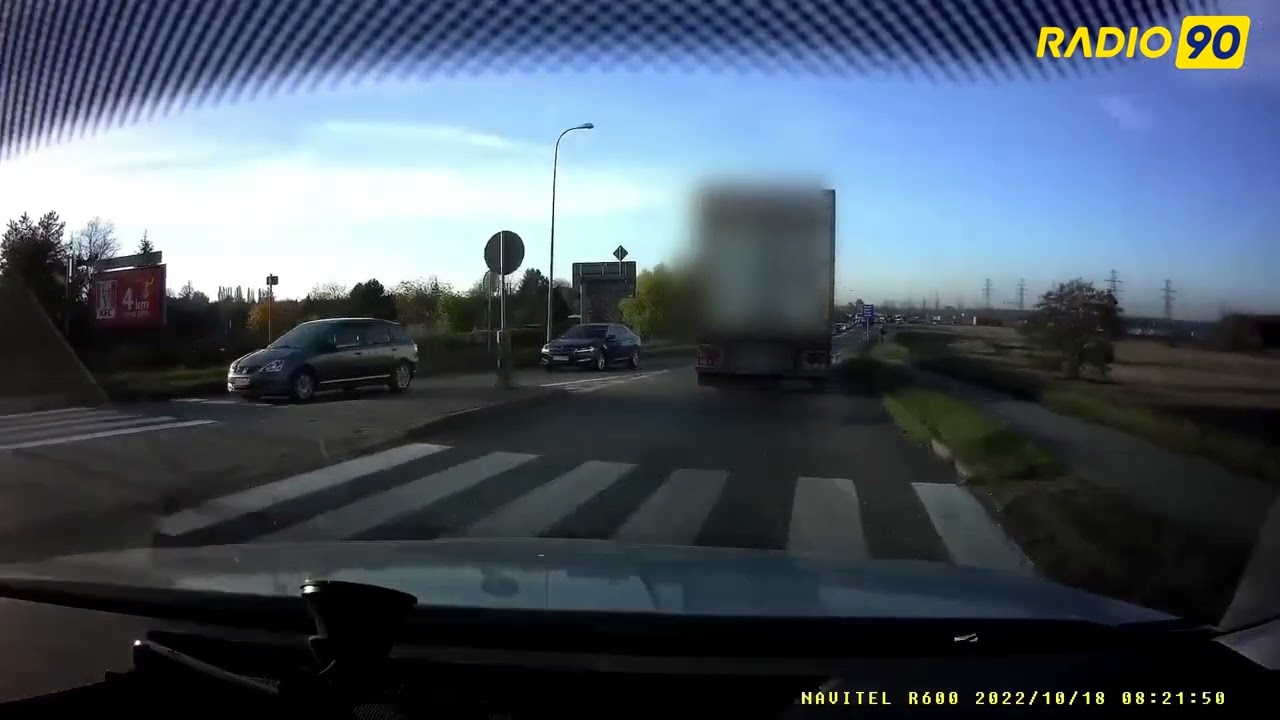 Agresja na drodze. Kierowca ciężar&oacute;wki omal nie doprowadził do kolizji #radio90