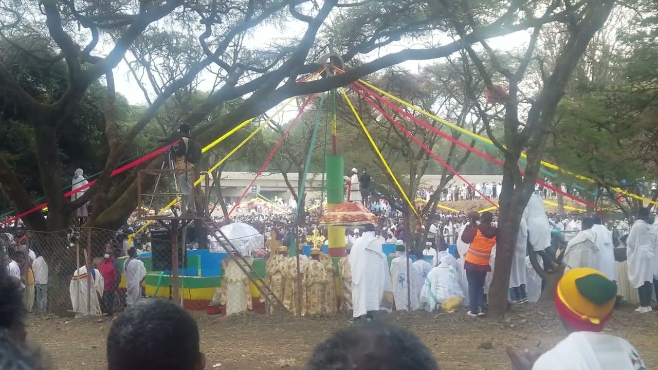 ጥር 11  2014 ዓ.ም  በአቃቂ ከተማ እና በዙሪያዋ ያሉ አብያተ ክርስቲያ የጥምቀተ ባህር የማለዳው ጥምቀት መርሐ ግብር ሲከበር 
