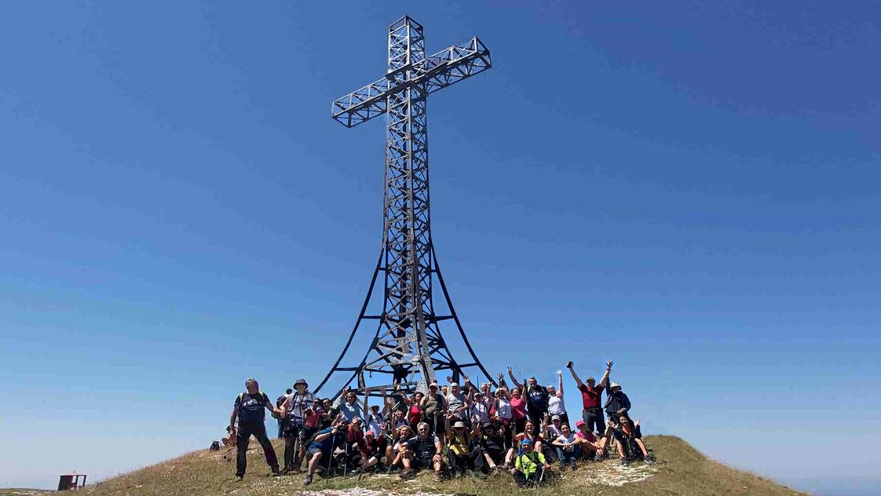 Escursione di 10 km A-R alla croce del monte Catria 09-07-2023