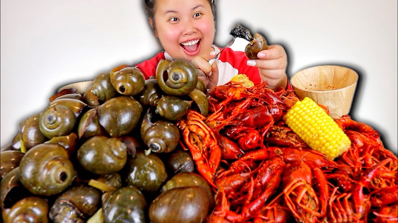 GIANT MONSTER SEA SNAILS + CRAWFISH SEAFOOD BOIL MUKBANG 먹방 EATING SHOW!