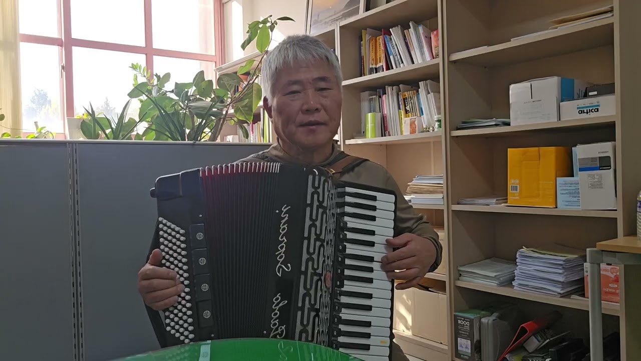 ＃혼자서 뚜벅이 봉사단＃2025.12.2.(화) 공연 전＃연구실 아코디언 리허설