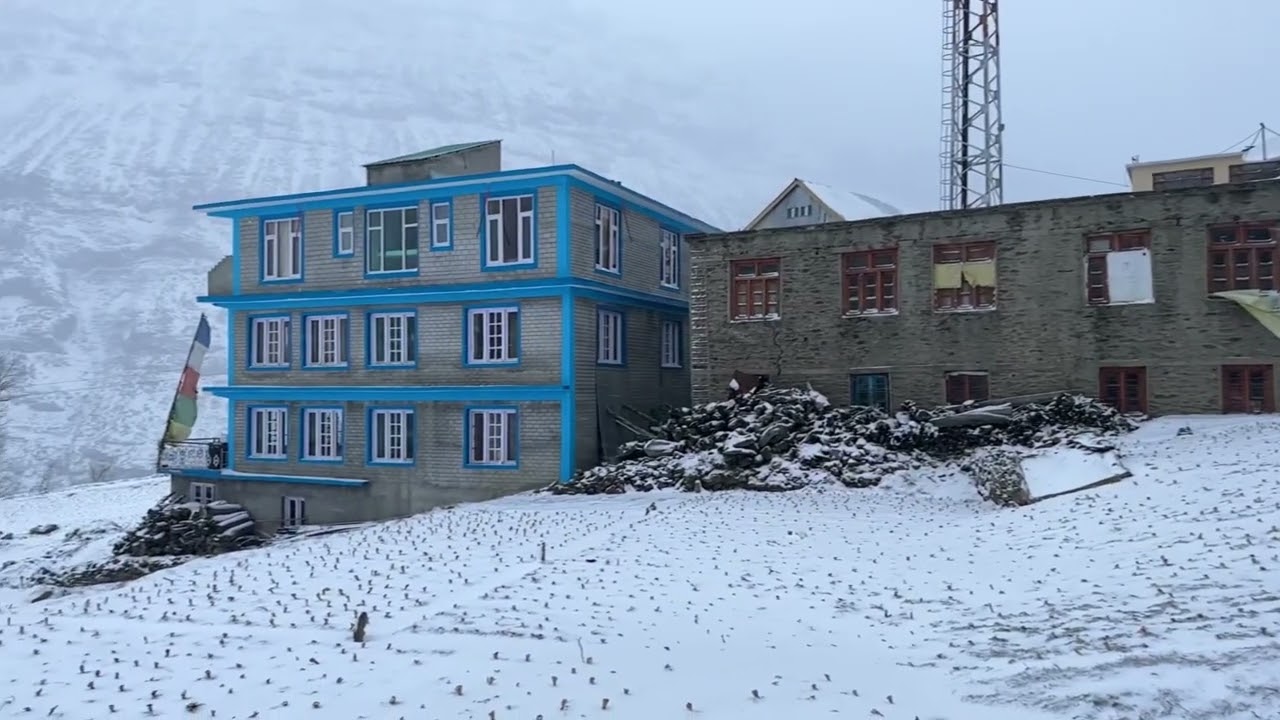Live Snowfall in Sissu this morning | 30 dec  #livesnowfall #livesnowfallinsissu #snowfallinmanali