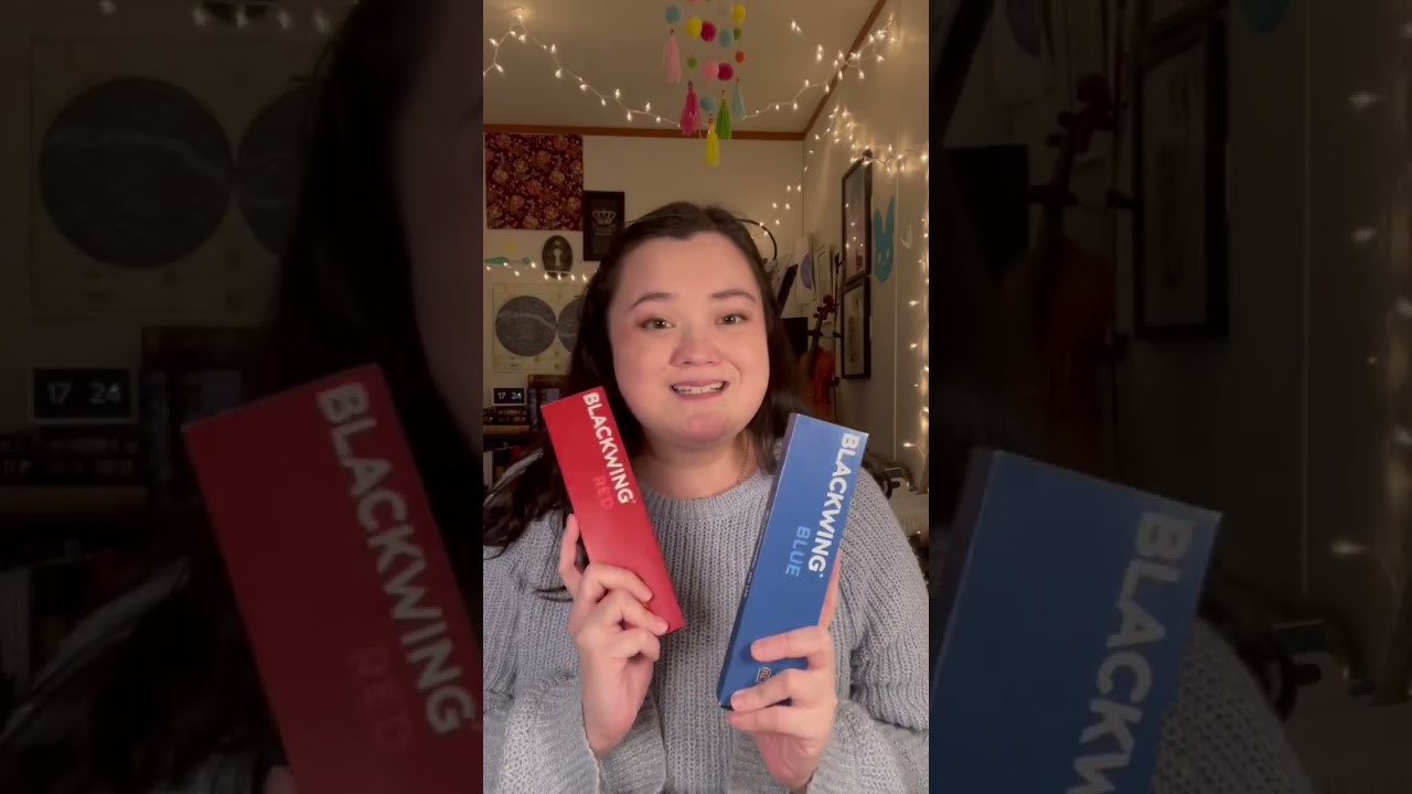 I bought Blackwing Blue and Red Pencils!
