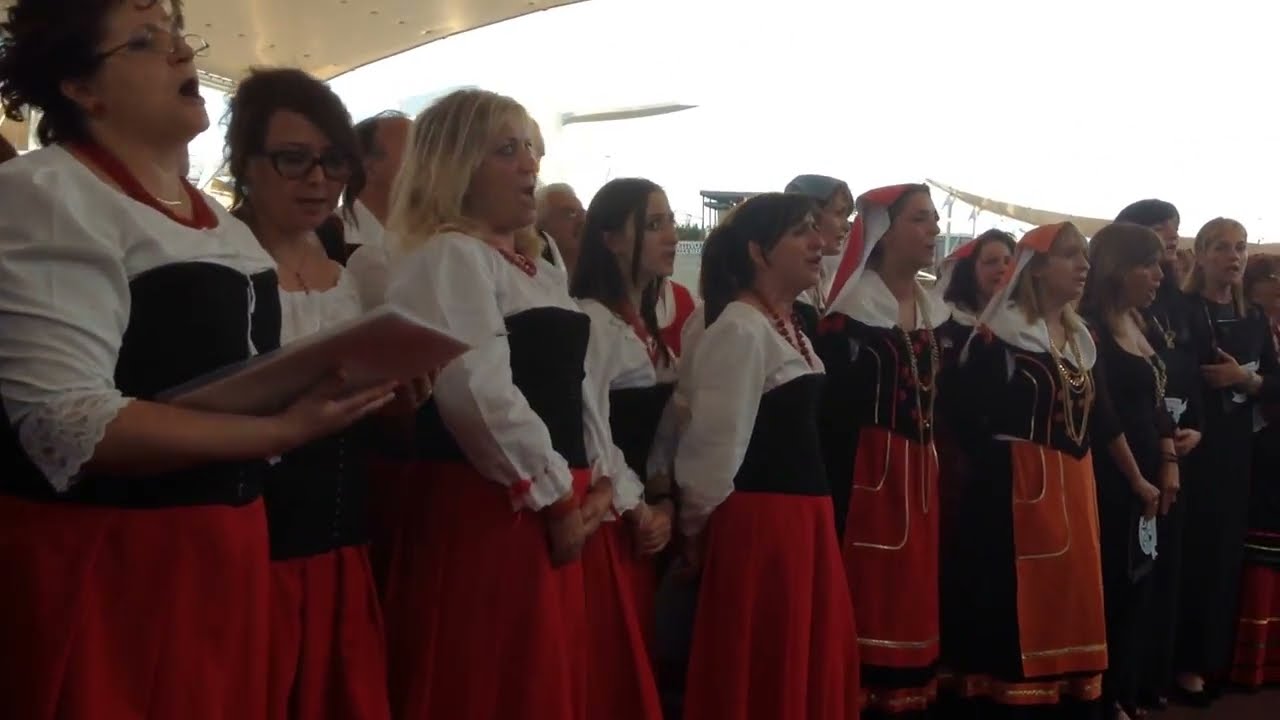 EXPO 2015 Milano - Coro  di Tollo, Abruzzo ...