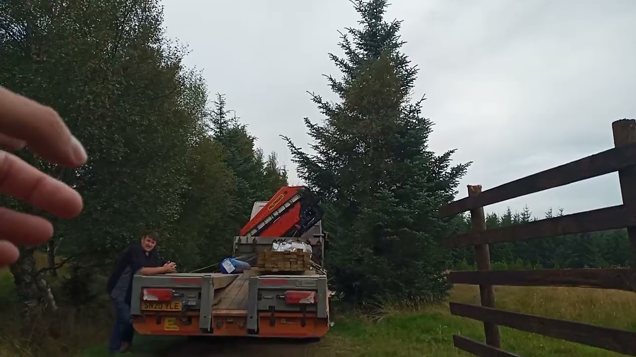 NETWORK RAIL MADE THIS HGV TRAVEL 24 HOURS FROM GLASGOW FOR THIS SMALL LOAD - DIDN'T BUY LOCAL 😲 🚚