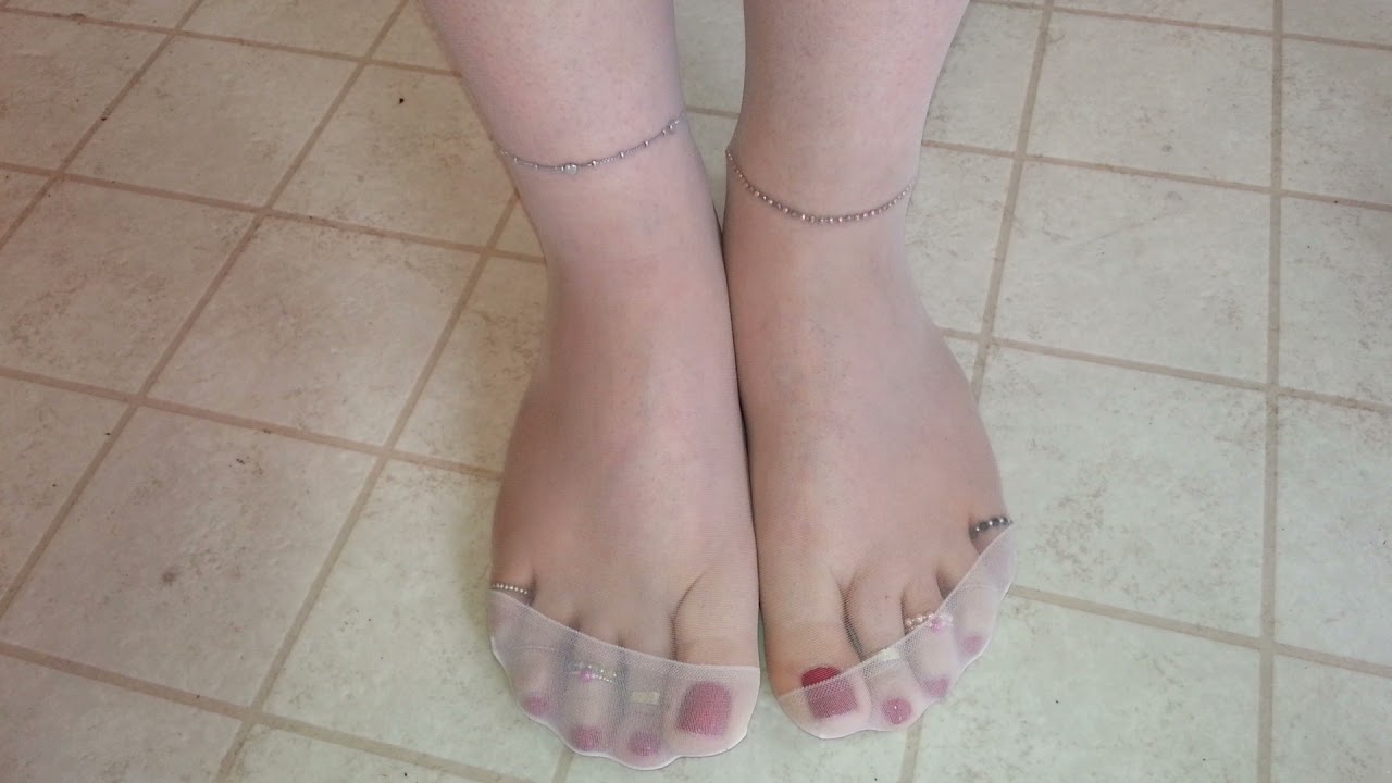 my nylon toes in sheer white reinforced toe pantyhose Pt.1