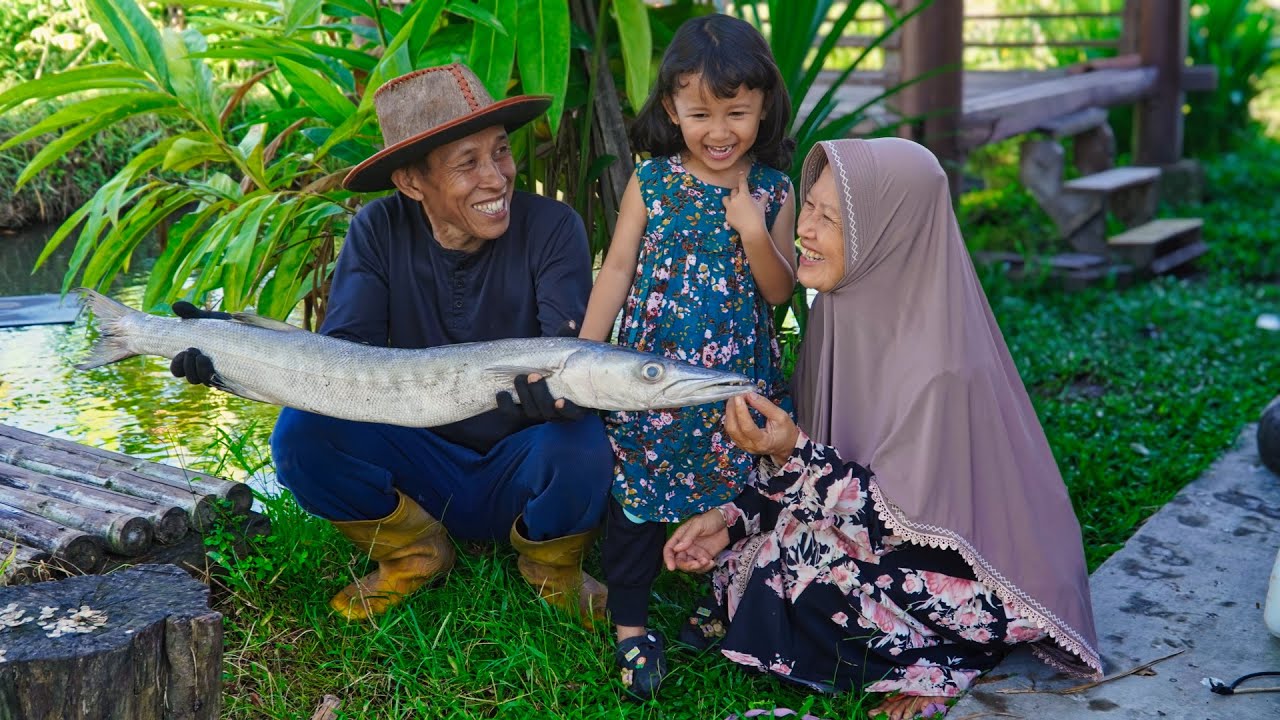 Masak Spesial Empek-Empek Palembang dari Ikan Cucut Jumbo dan Minum Es Kacang Merah |Kampung Halaman