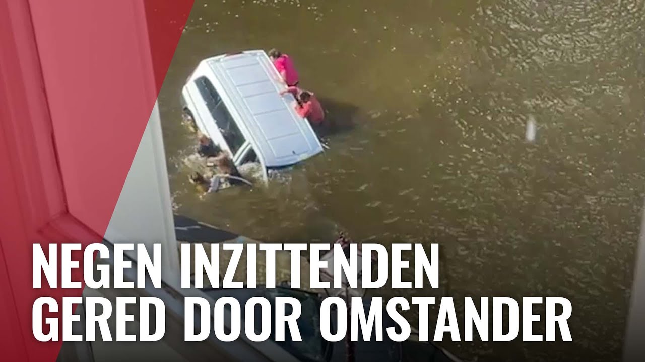 Busje raakt te water in Prinsengracht
