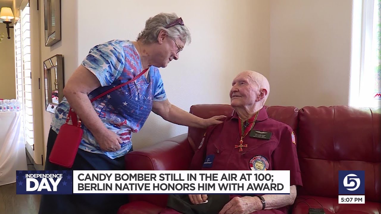 Utah's Candy Bomber Receives Award from Berlin Native