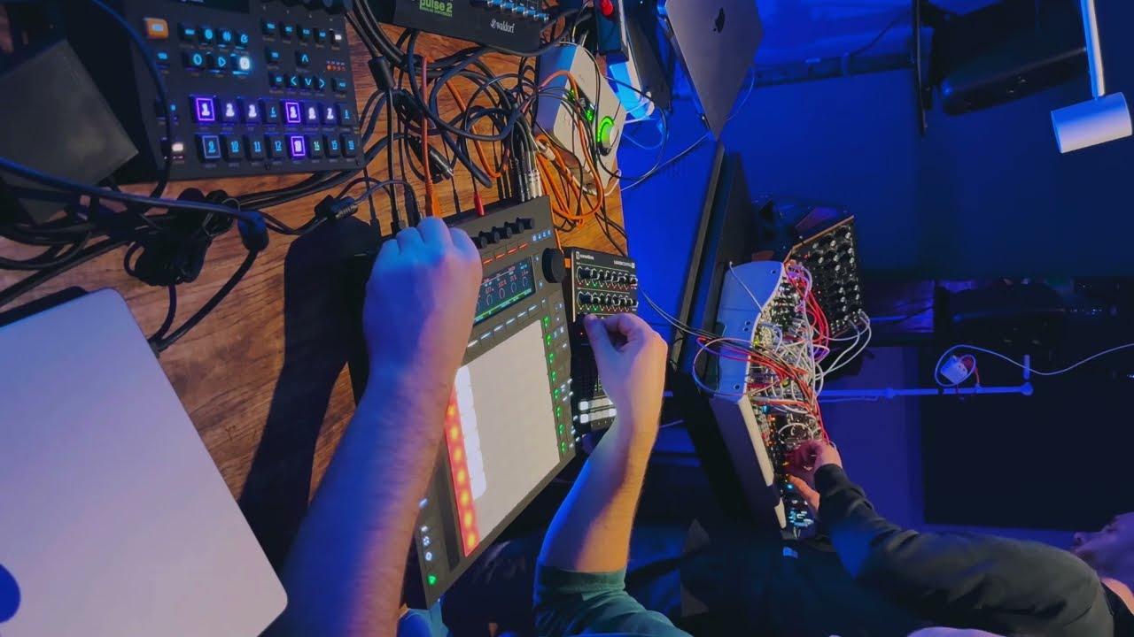 Moe Ferris & Soloma | Ableton Push 3 + Modular Synthesizer