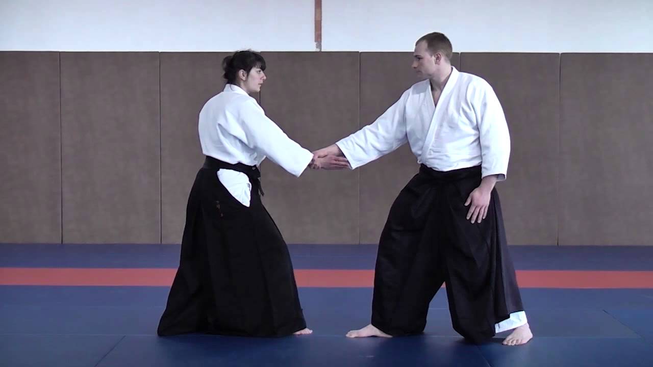 Aïkido. Chutes et relevés / Ukemi / Falling techniques 3/4.