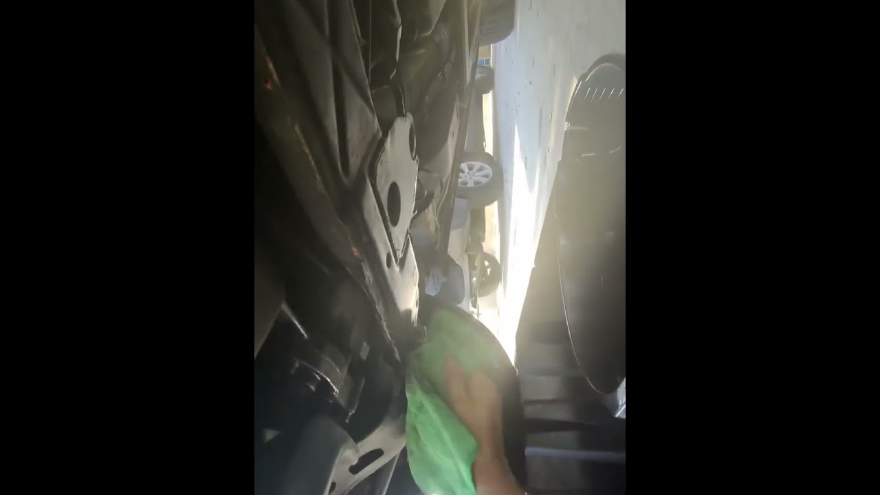 Nissan Stagea Engine Oil Change