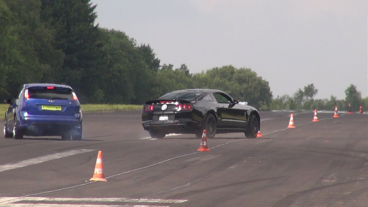 WATCH OUT!! SHELBY GT500 on the DRAG STRIP!