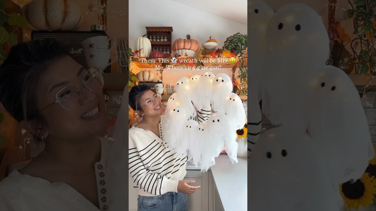 DIY Halloween ghost wreath 👻 #craft #halloweendecor #halloweendiy