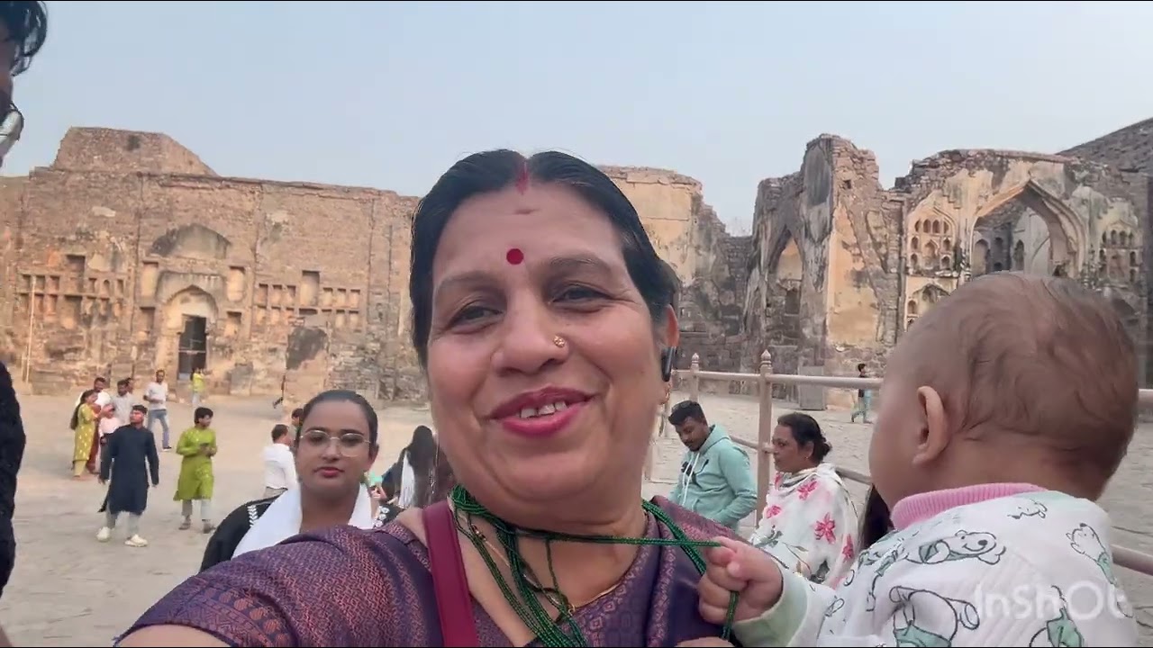 old हैदरा वाद में मौजूद गोलकोंडा परिवार के साथ घूमने गए 