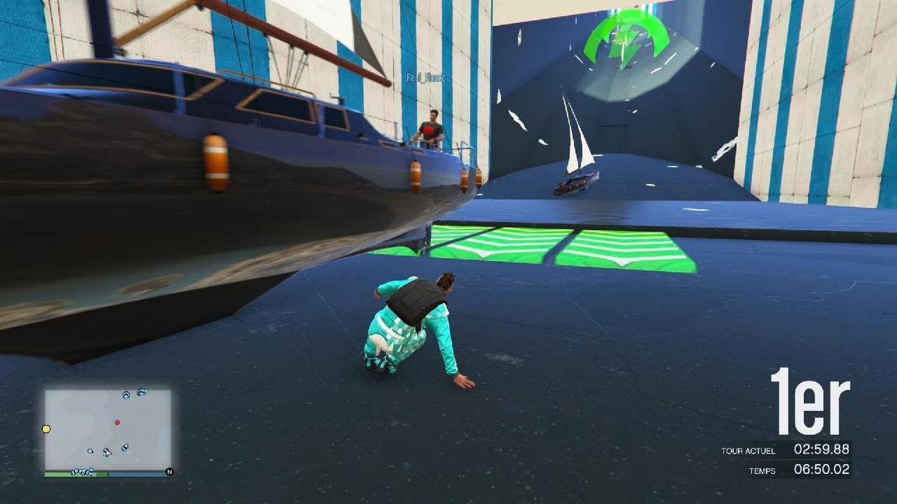 Grand Theft Auto V Boat vs Runners