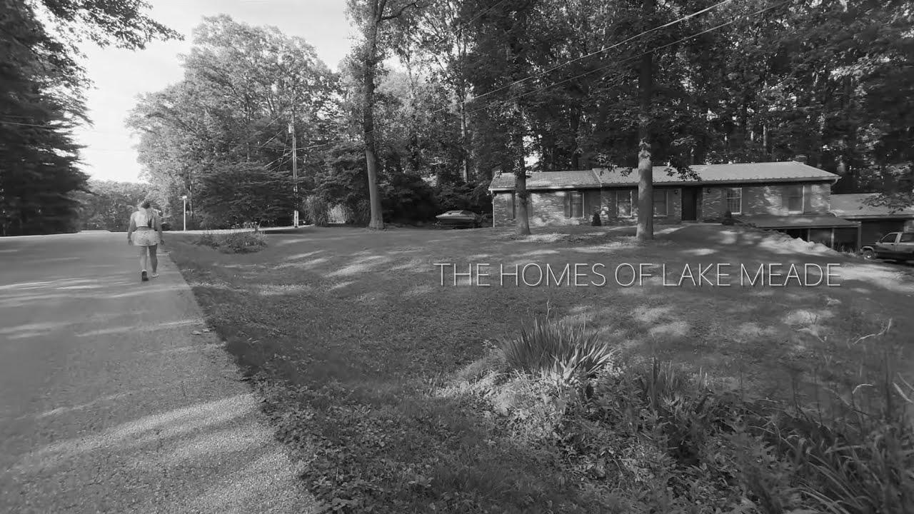 The Homes of Lake Meade Pa (aka a lovely walk with my gorgeous girlfriend)