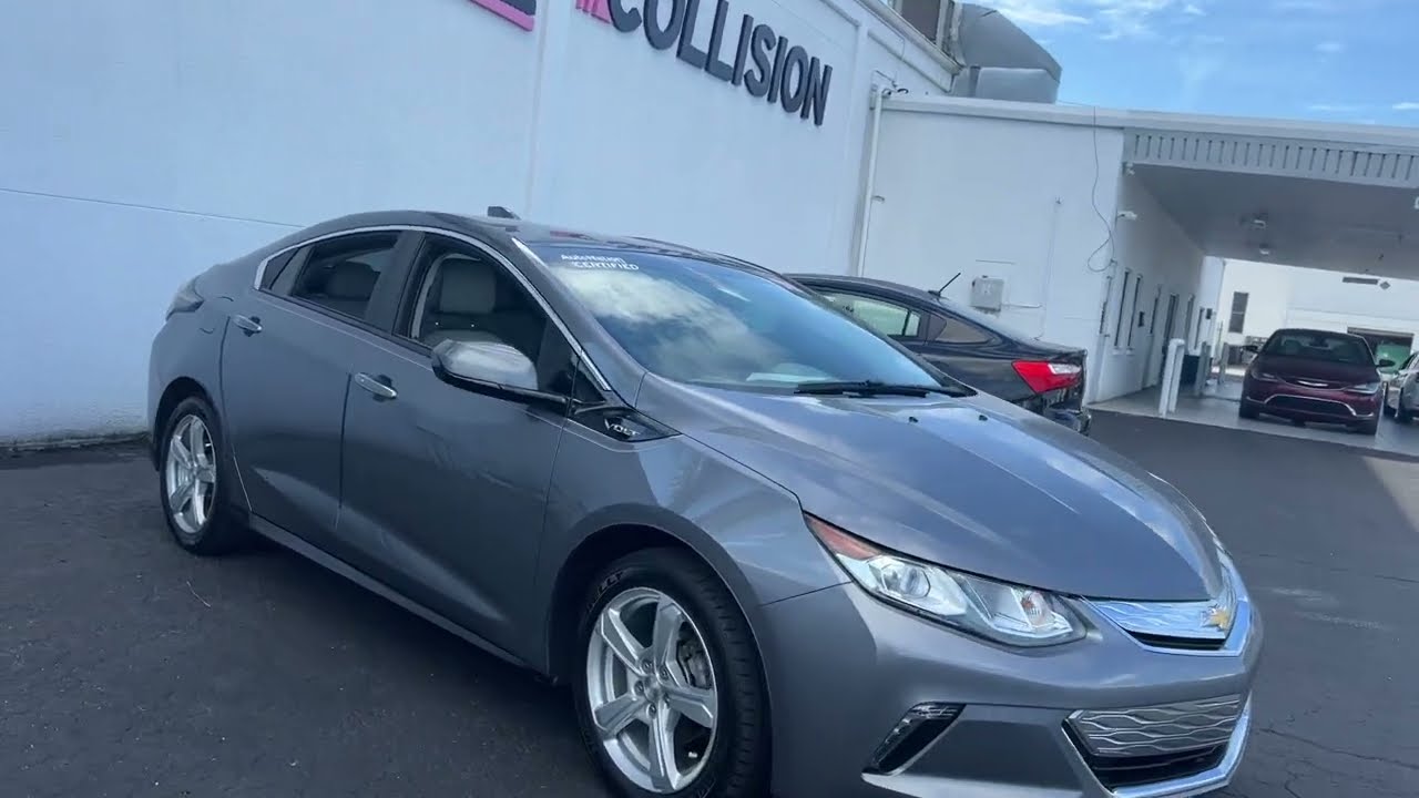 2018 Chevrolet Volt LT Plug in Hybrid Hatchback Gray
