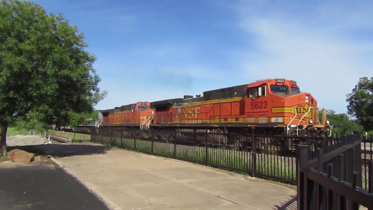 BNSF Wb H-TPLSLA with FXE#4015 trailing. Brownwood,Tx  06/15/2025