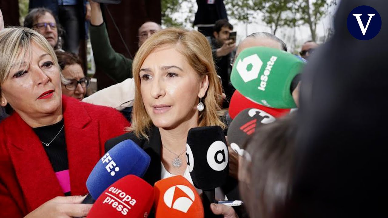 La exconsellera Salomé Pradas llega a los juzgados de Valencia entre gritos y abucheos