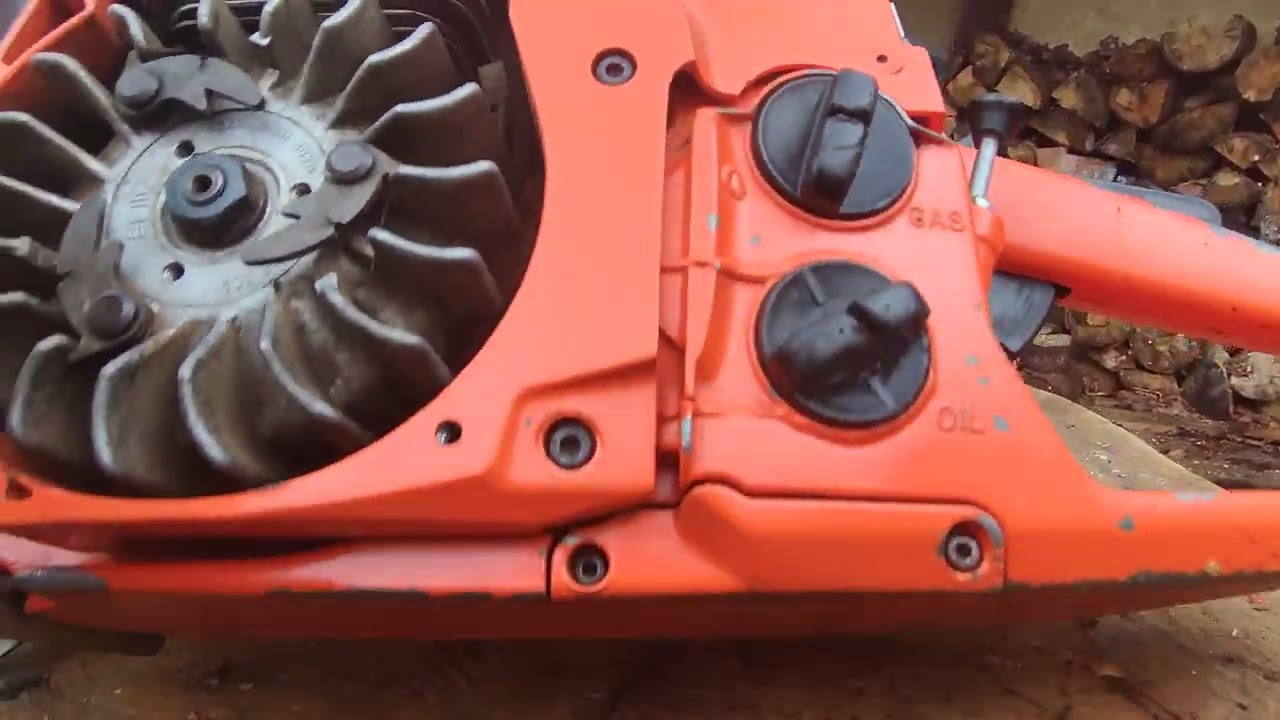 Husqvarna 2101XP Professional 100cc Swedish Chainsaw. Stripped down overview & running. Monster 👹👹