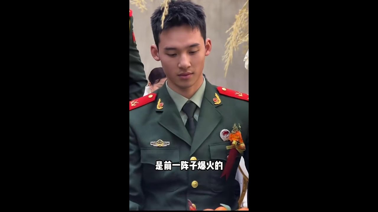 【網絡帥哥採訪】突襲最帥同志兵哥哥漢堡，私下竟然是個籃球體育生！ - EP2  BL TikTok Video