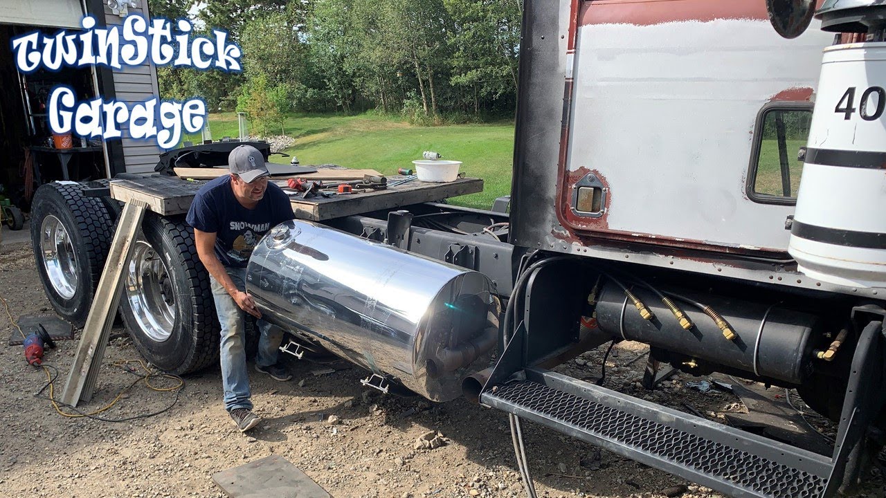 Smokey & The Bandit Tribute Truck Ep.27 New Old Tanks