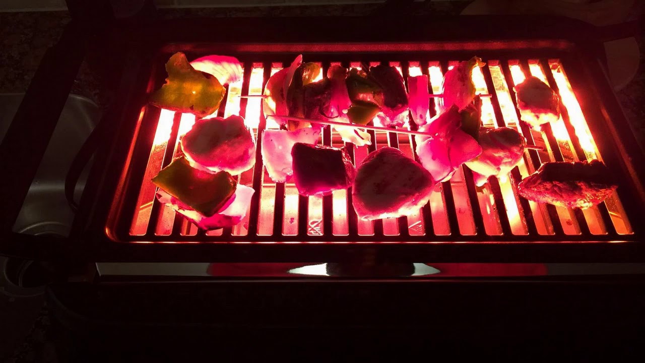 Philips Smokeless Indoor BBQ Grill Review - Is It A Gimmick Or Good?