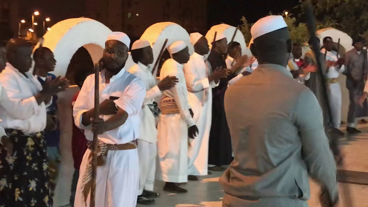 لعب مزمار حارة يمن و المعازيم صف ابوالليل (2)