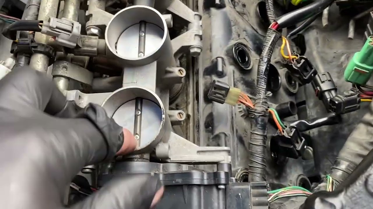 Suzuki GSX-R 600 K7 (2007), Viktor's bike check up
