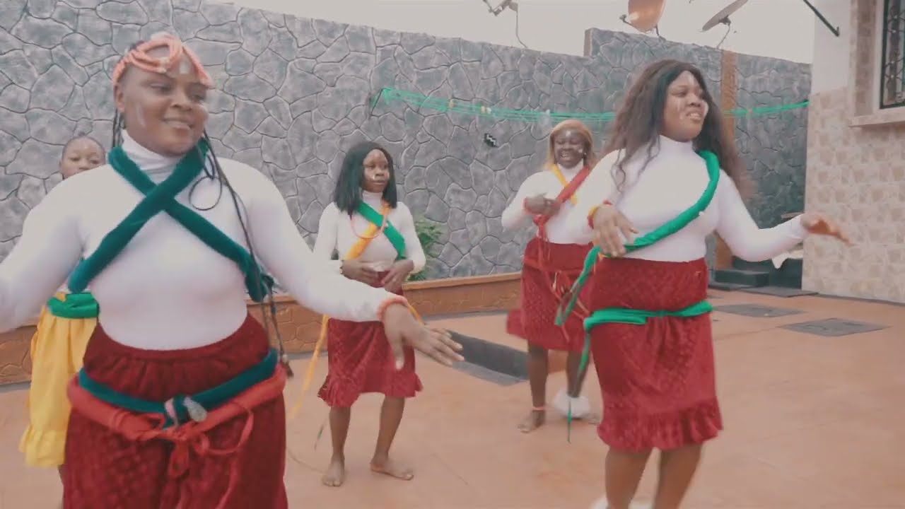 Mama Vicky - Ekong ( Manyu Women Gabon) 