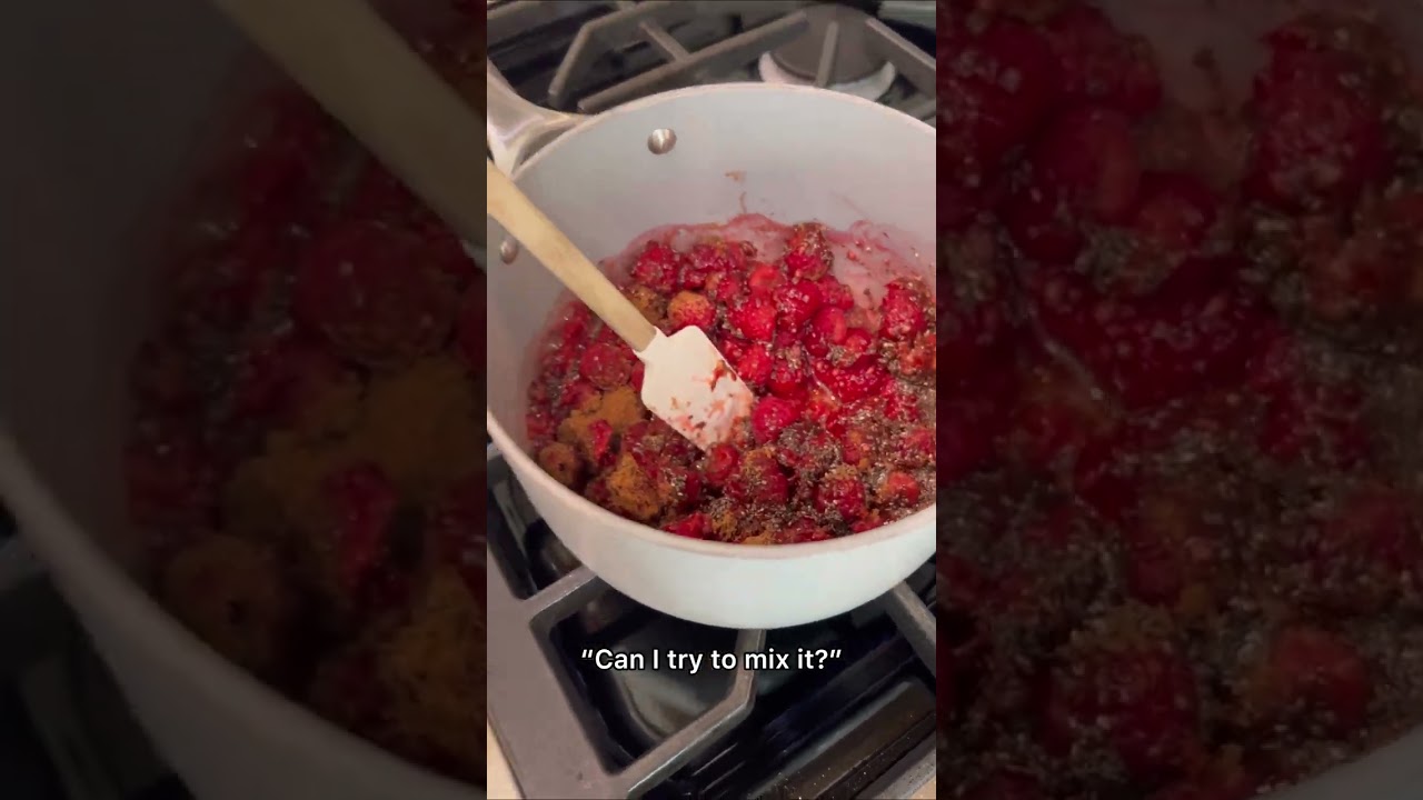 My Raspberry Chia Baked Oatmeal Bars have been on breakfast meal prep repeat & I don't gatekeep...