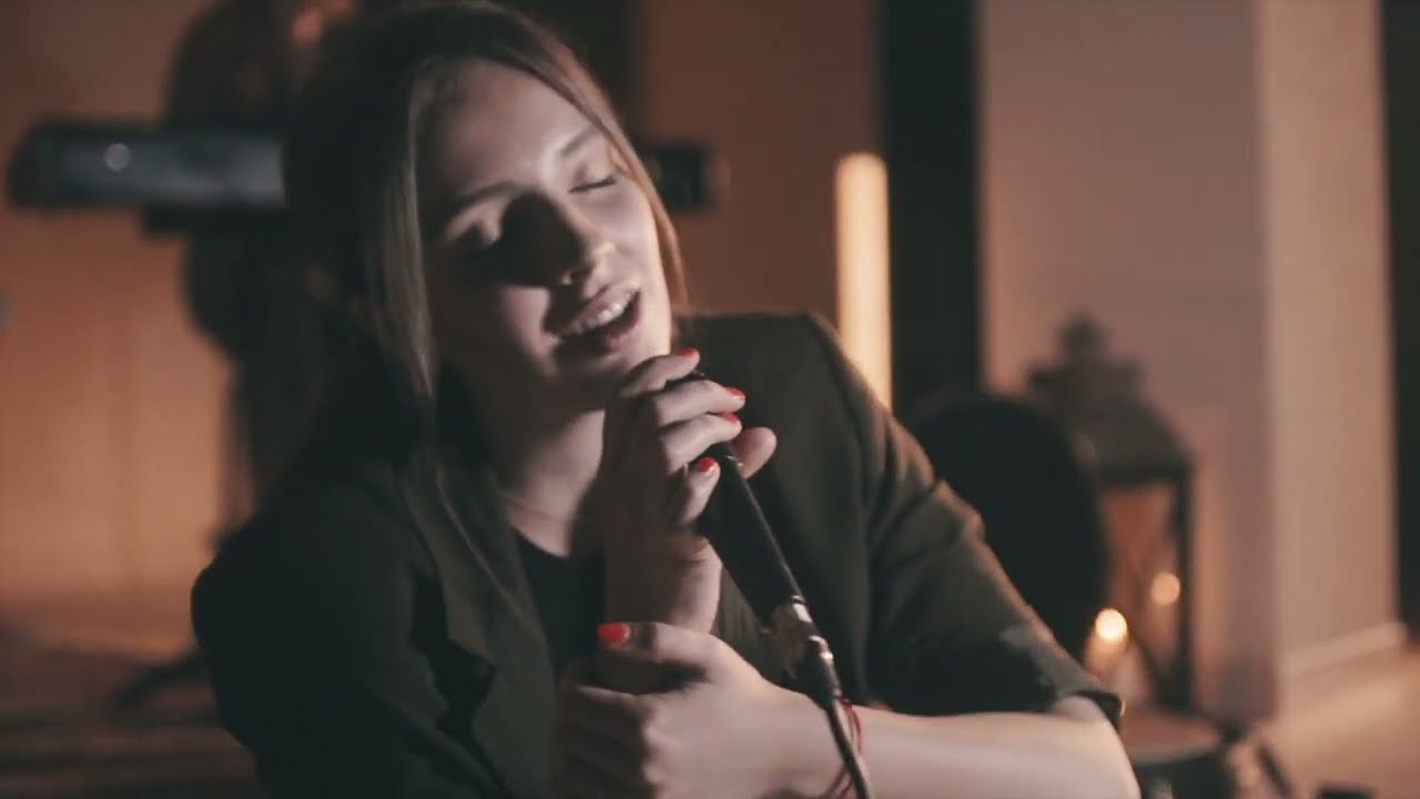 Coldplay - Fix you (Walk On feat. Laura Ilečková cover)