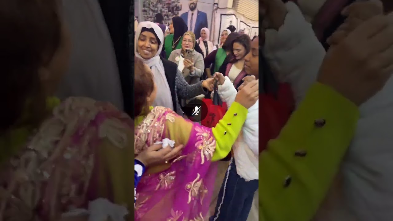 الفنانة سيمون تشارك في تعبئة الزيت والسكر بدار معانا لإنقاذ إنسان