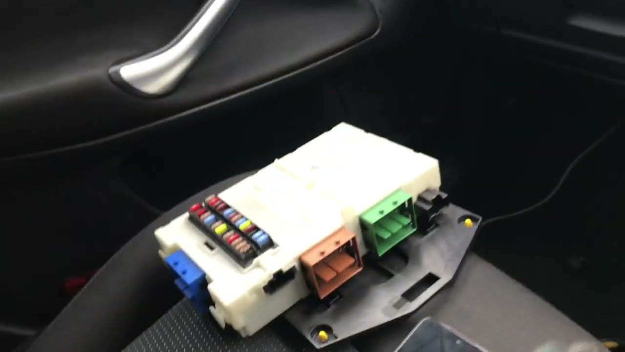 Ford Mondeo MK 4 (2009) - Brake Light Switch/Stop Lamps Not Working! Part 2