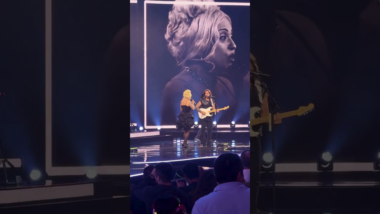 Juanes sorprende invitando a Mon Laferte en su show en vi&ntilde;a 2026.