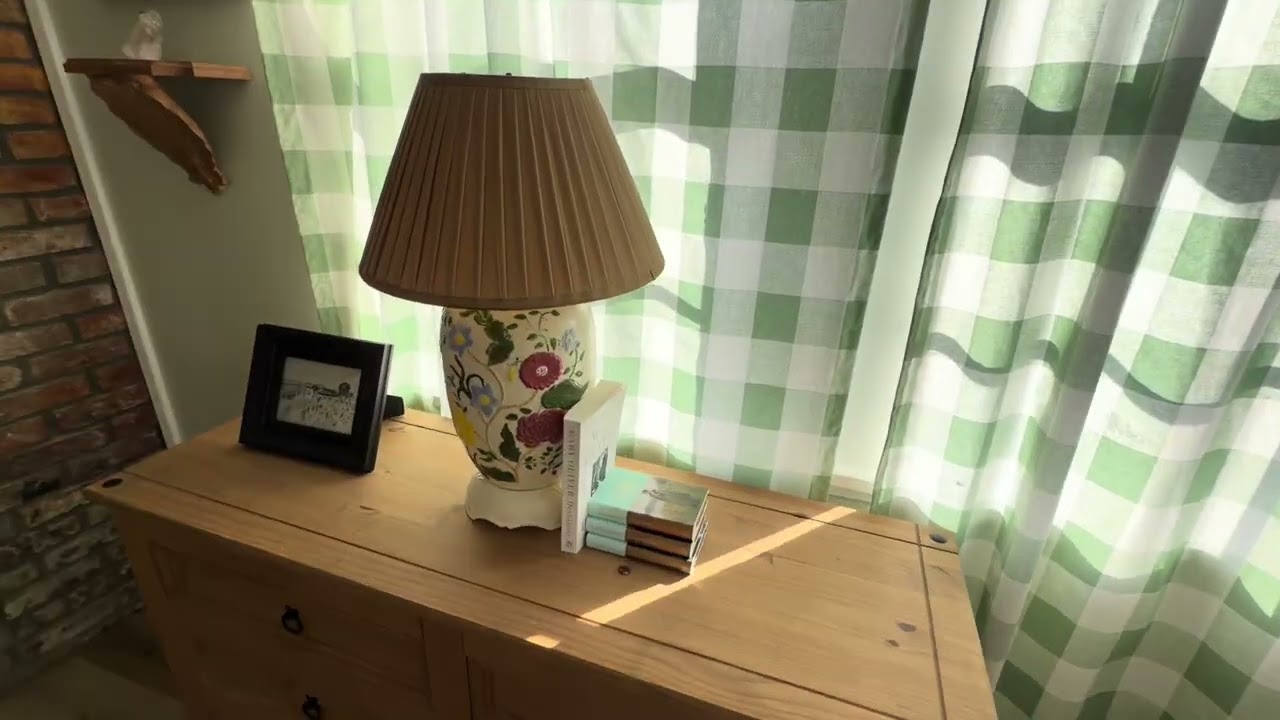 ASMR Cute Airbnb Tour 🏡 
