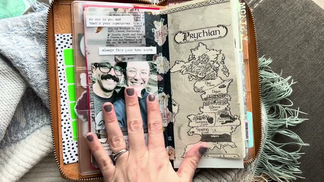 December flipthrough: Hobonichi a6 techo and Hobonichi weeks mega