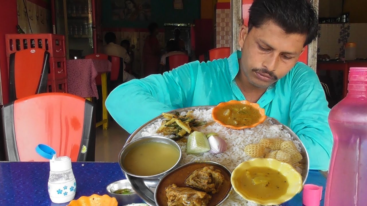 Today's Eating Lunch Outside from Home - Chicken Curry - Mango Chutney - Papad - Dal