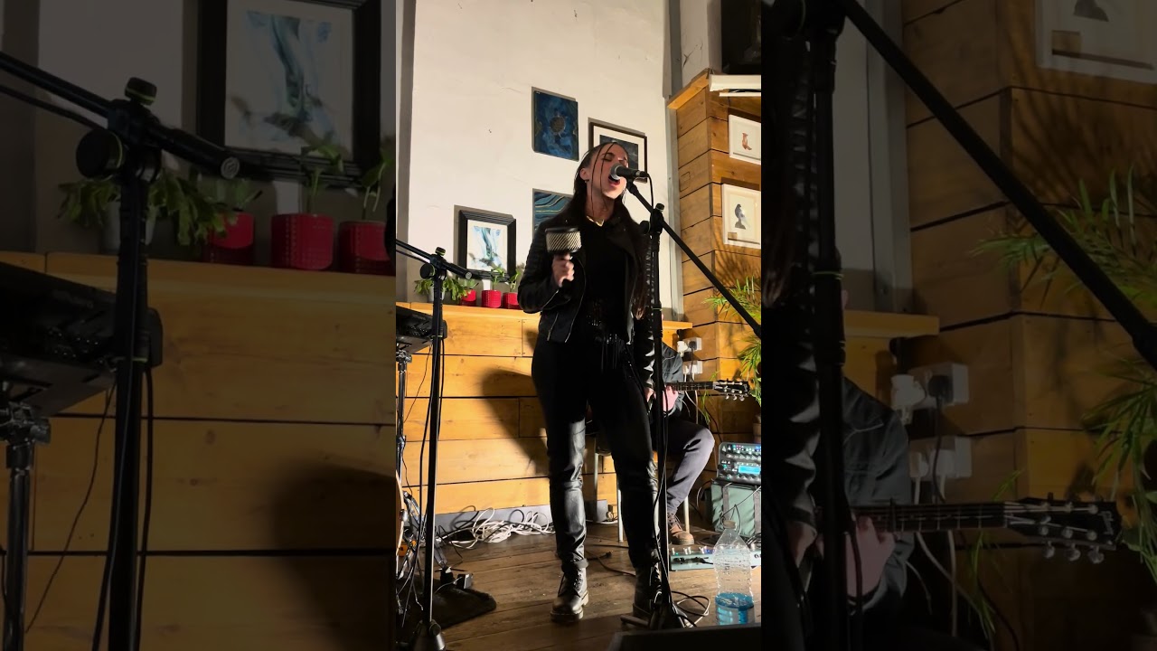 Heart of stone (Sofar Sounds Bristol) #sofarsounds #sofarsessions #bristol #liveartist