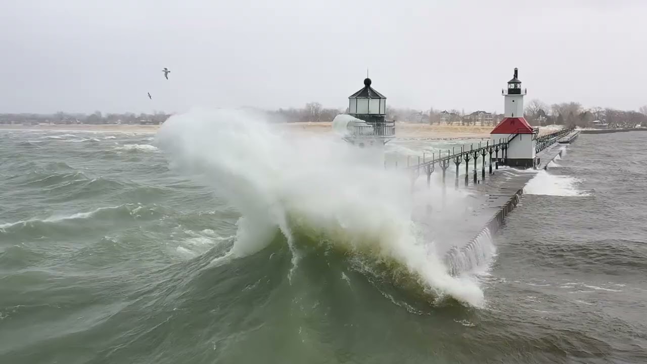 'Massive' Waves Slam Michigan Lighthouse as Lake Effect Snow Moves In